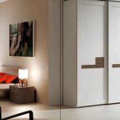 Шкаф с оригинальными раздвижными створками LA NUIT