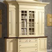 Шкаф с множеством дверок и ящиков коллекции OXFORD