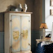 Шкаф Tifernate с изысканной отделкой