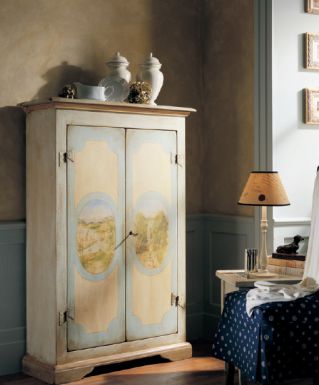 Шкаф Tifernate с изысканной отделкой