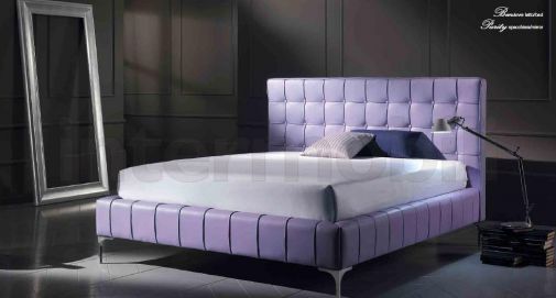 Современный гарнитур для спальной комнаты.