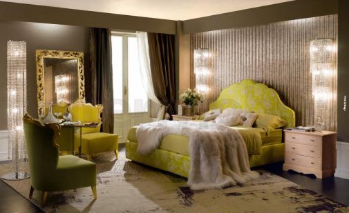 Спальная мебель фисташкового цвета.