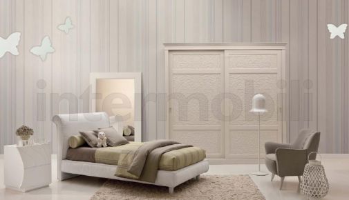 Спальня для подростка в нежных оттенках.