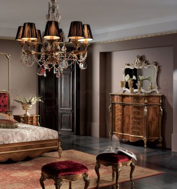 Спальня в классическом стиле из натурального дерева
