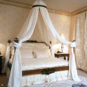 Спальный гарнитур от Coleccion Alexandra.