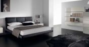 Спальный гарнитур с кроватью CYGNUS в обивке из черной кожи