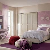 Спальный гарнитур от итальянской компании.