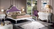 Спальный гарнитур в обивке из сиреневой кожи