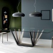 Стеклянный стол