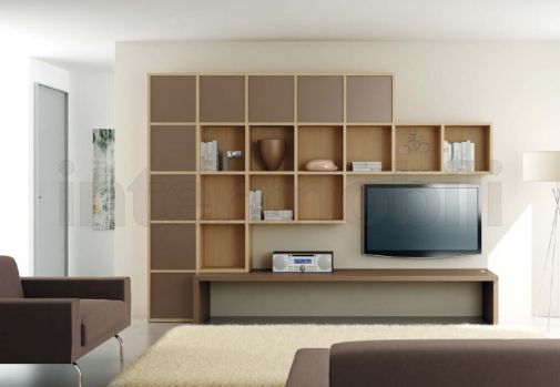 Стенка для гостиной с множеством полок и местом под телевизор