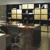 Шкаф и стол в темных цветах