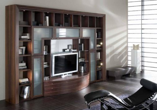 Стенка в темном цвете со стеклами