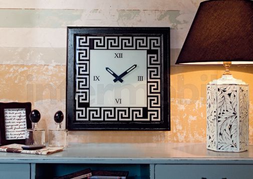 Стильные настенные часы Greca