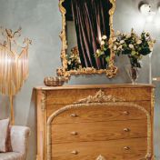 Стильный комод с большим зеркалом от Medea.