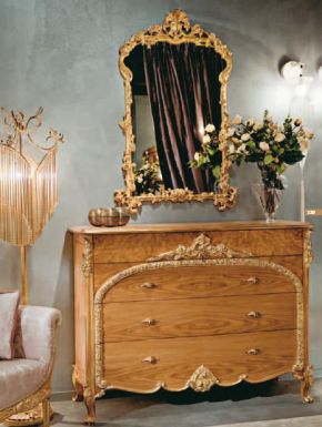 Стильный комод с большим зеркалом от Medea.
