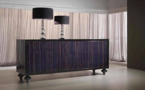 Стильный комод темных оттенков от DV Home Collection.