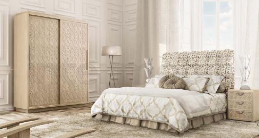 Стильный набор для просторной спальни.