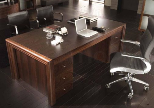 Стол для офиса или кабинета