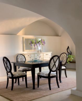 Стол и стулья из коллекции Glamour