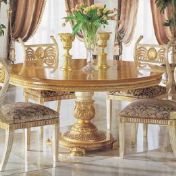 Стол и стулья из коллекции Temptations