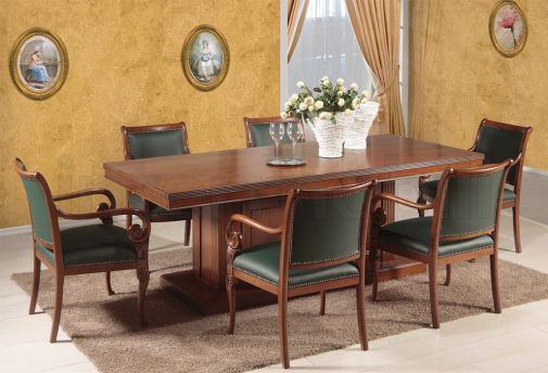 Стол на массивном основании и кресла