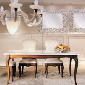 Стол обеденный со стульями с белой столешницей