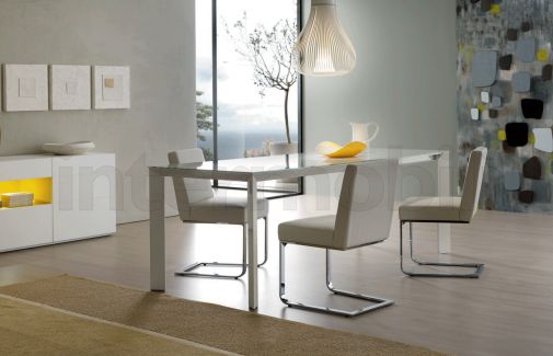 Стол прямоугольный на шесть персон