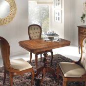 Столик со стульями в комплекте