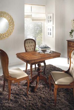 Столик со стульями в комплекте