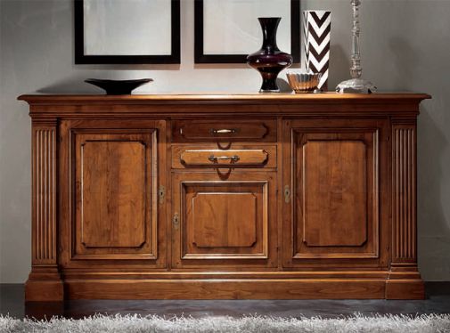 Столовый комод на массивном основании