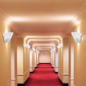 Настенный светильник из белого стекла