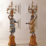 Светильник со скульптурой женщины