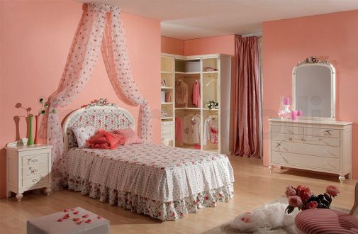 Светлая спальня для девочки коллекции CHARLOTTE