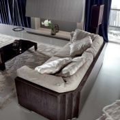 Светлый диван из коллекции Absolute