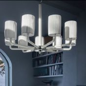 Подвесная люстра с белыми плафонами