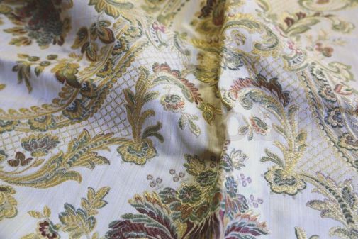 Роскошная классическая ткань с вышитыми цветами