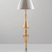 Торшер со светлым абажуром