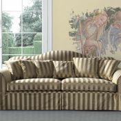 Трехместный диван для вашей гостиной