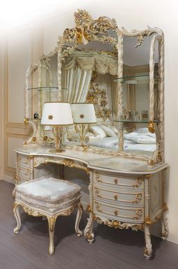 Туалетный столик-консоль и пуф для королевской спальни коллекции Stella d