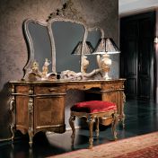 Туалетный столик, пуф и зеркало для спальной комнаты