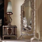 Тумбочка и зеркало из коллекции REGENCY