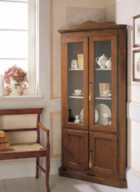 Угловая витрина UFFIZI