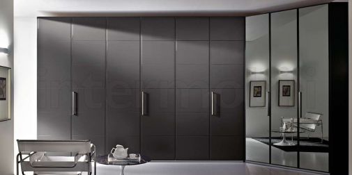 Угловой шкаф с распашными створками из коллекции SESTANTE