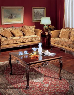 Уютный комплект для гостиной в классическом стиле