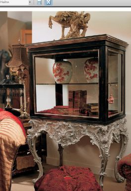 Витрина на высоких ножках