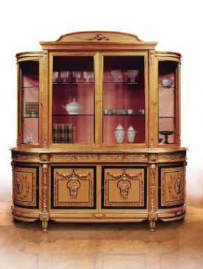 Витрина с четырьмя створками коллекции Bazzi.