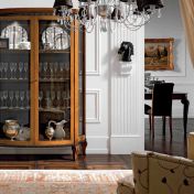 Витрина в классическом стиле из коллекции Venezia