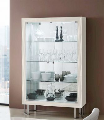 Витрина в белой лакировке коллекции DIAMANTE