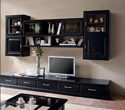 Вместительная стенка в черном лаке из коллекции Glamour