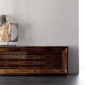 Вместительный комод